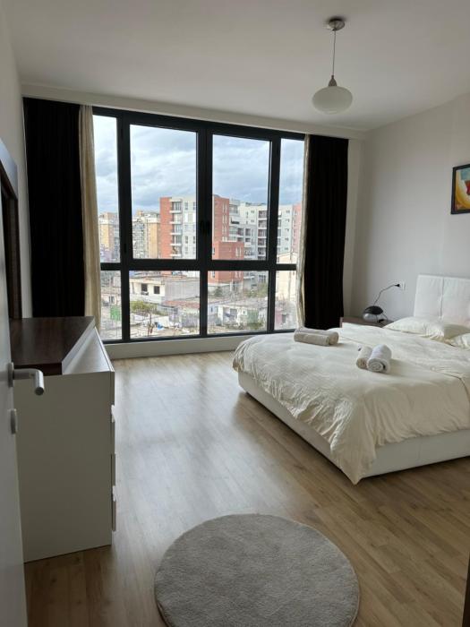 Fly Apartment