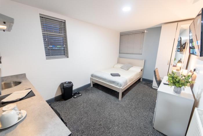 76 Bournbrook road Equipped studios near QE