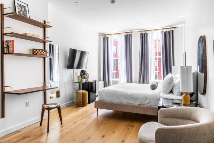 The Phenix Historic Hotel, King Bed, Room # 302
