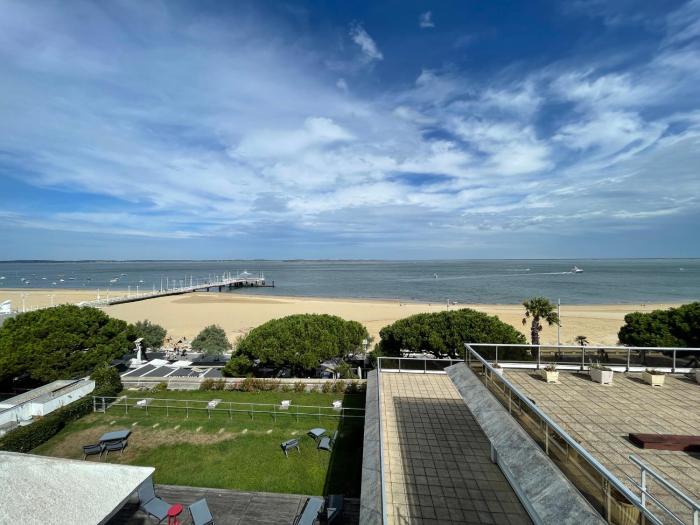 Appartement 4 chambres au dernier étage avec immense terrasse face au Bassin à Arcachon - FR-1-420-122