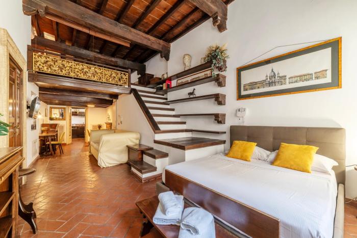 Historical Loft at Campo de Fiori