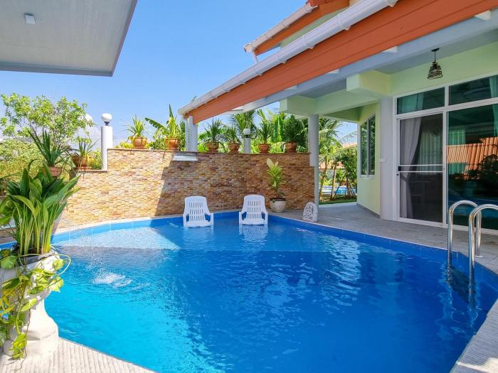 Tinas Living Paradise - Guesthouses with private pool, 5 min to beach