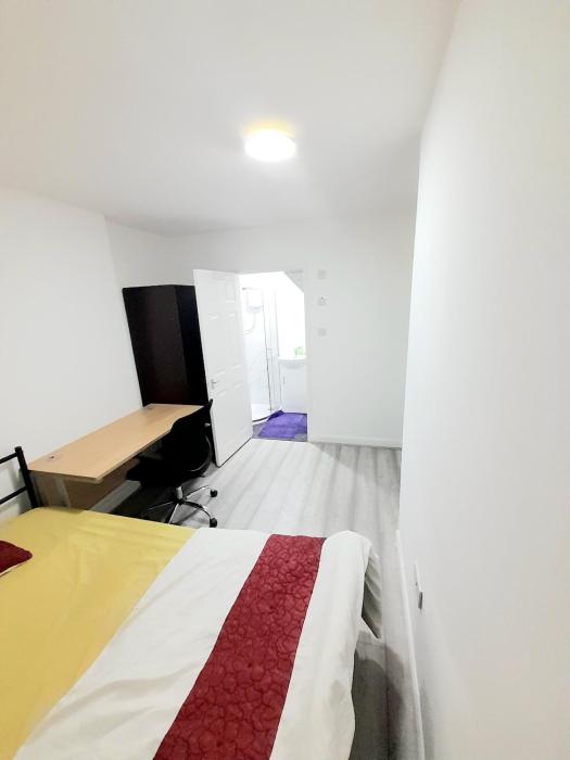 Ensuite room free parking