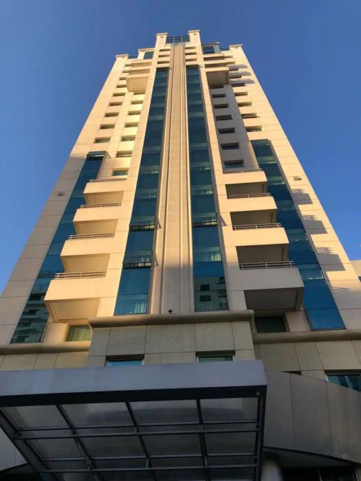 Flat localizado na Rua Oscar Freire