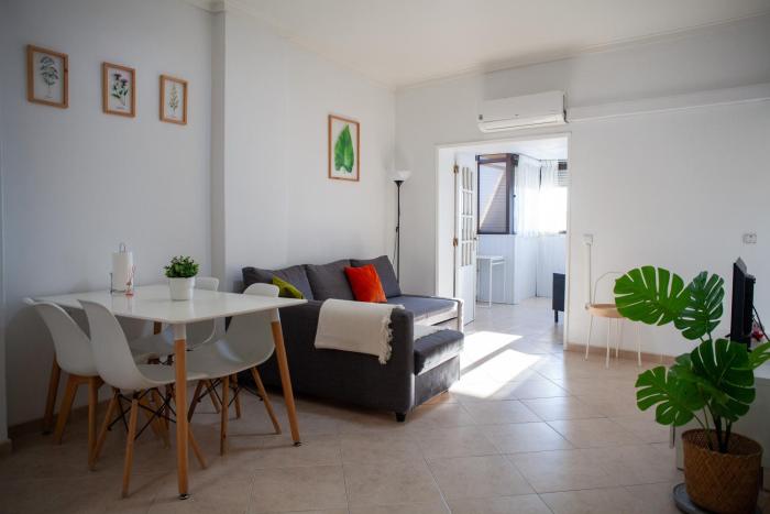 Stylish Lisbon Beach Stay Just4U AC Balcony