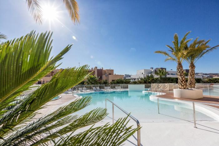 ViVi Homes - Sara Pool, Terrace, Golf & Beach
