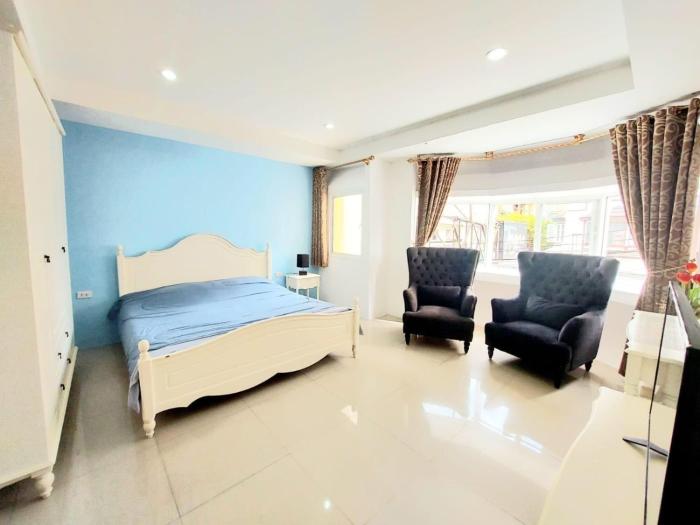 Orca Guest House and Restaurant