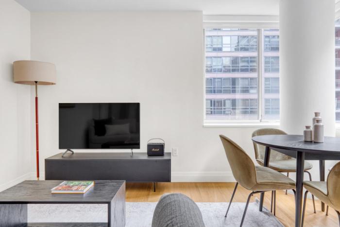 Midtown E 2br w elevator doorman gym nr UN NYC-752