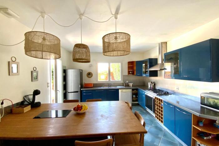 The seaside 200m2 villa with swimming pool!