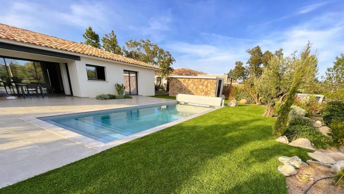 Villa Nasya, 8 pers, piscine chauffée, 5 mn plage voiture