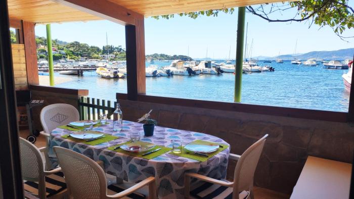 Maison de pêcheur à Giens les pieds dans leau !