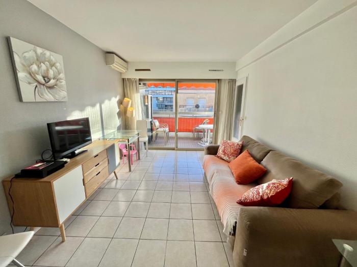 Kent studio by Welcome to Cannes