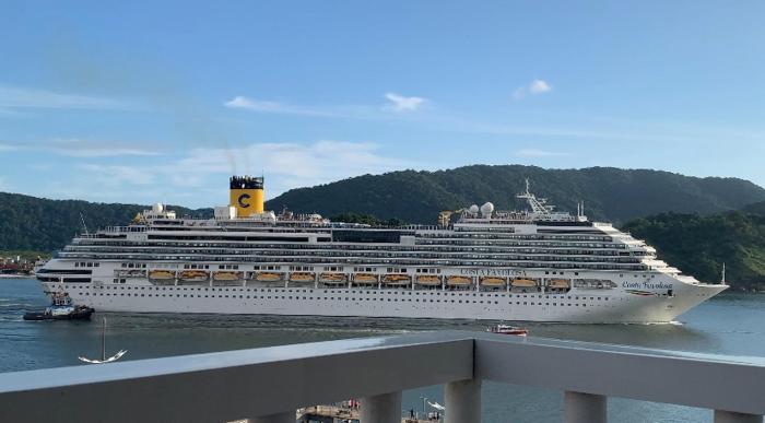 OCEAN FRONT ÍCONE ARQUITETÔNICO de Artacho Jurado Conforto WiFi 500mb Varanda e Vista Magnifica do Mar