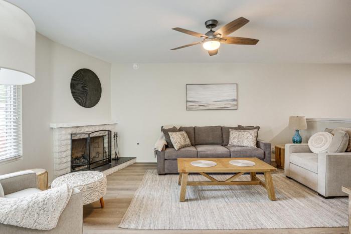 Spacious Oceanside Family Home w Fenced-In Yard