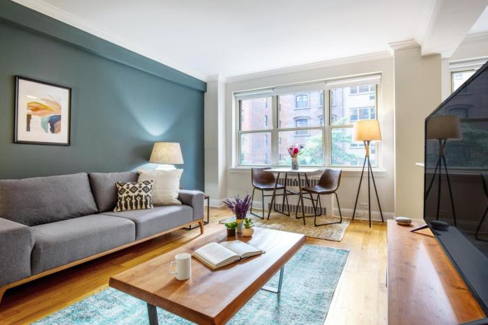 Smart Midtown E Studio w Doorman Gym NYC-203