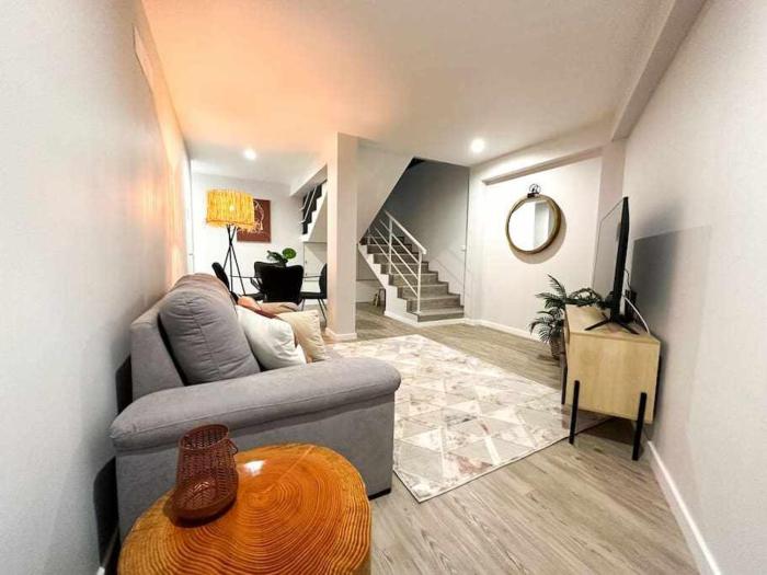 Pena Apartments - A by MTH