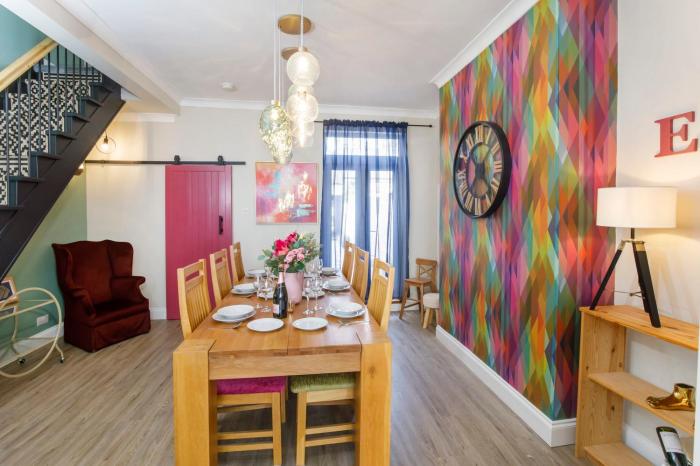 The Milton sleeps 8 close to York city centre pet friendly