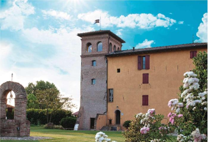 Palazzo delle Biscie - Old Tower & Village