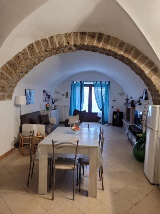 LA CASA DI SIRA