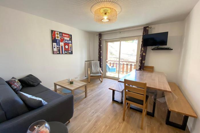 06BD - Nice 6-person apartment facing the slopes