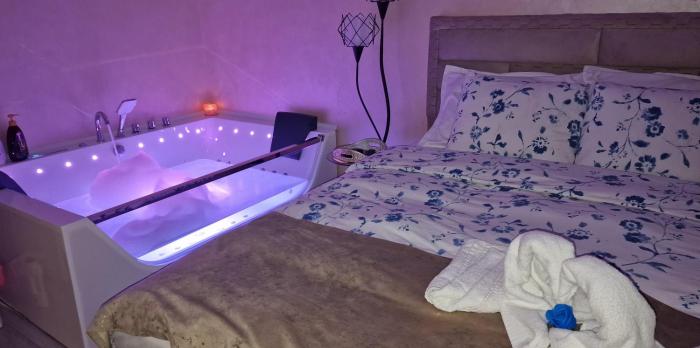 All In Jacuzzi Apartment