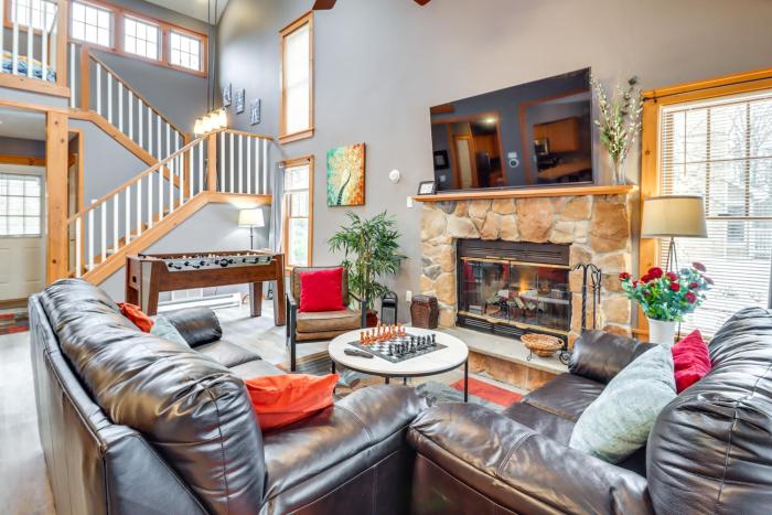 Cozy Cove Near Waterparks, Zip Line, Ski & More