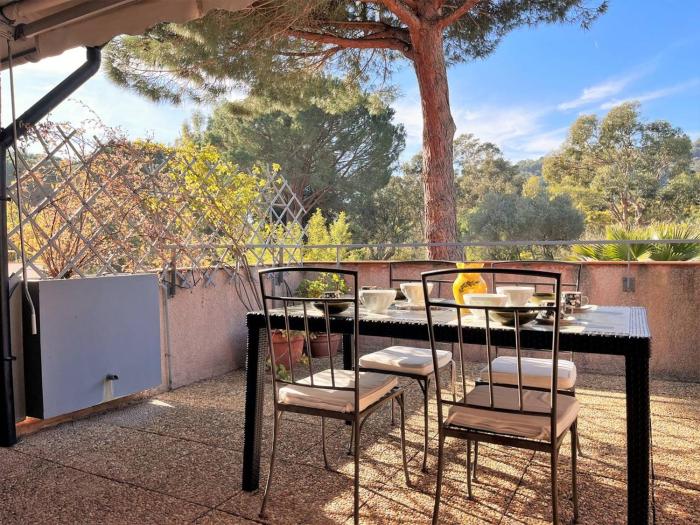 Duplex avec piscine, 3 pièces cabine, 6 couchages, terrasses et parking proche plage - Le Lavandou - FR-1-251-536