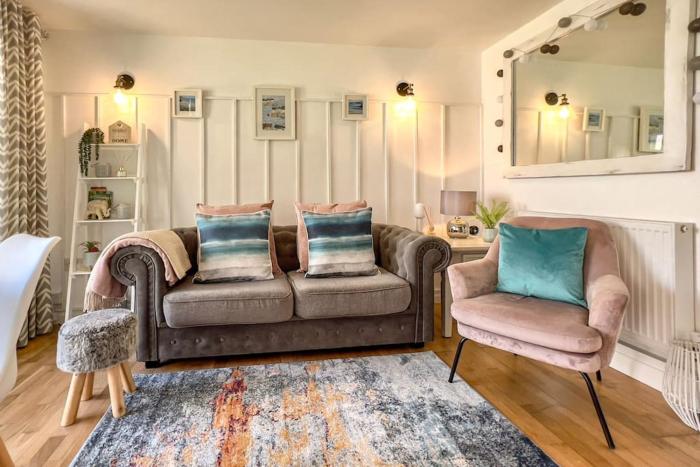 Cornish Beach Retreat - 10 Min Walk to Beach!