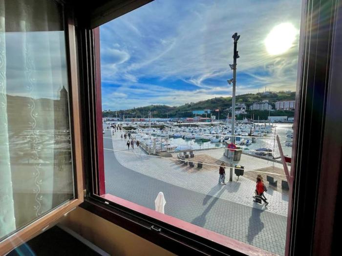 Kai Etxea , el mismo puerto de Bermeo