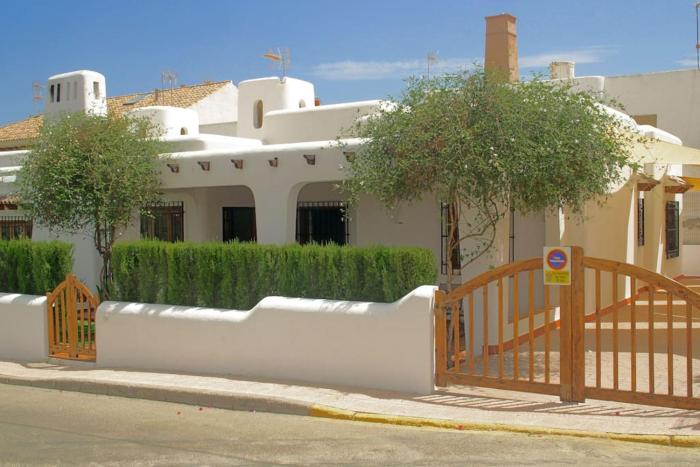 Casa mediterránea junto a la playa