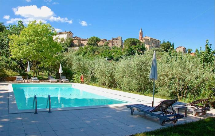 Awesome Apartment In Paciano With Wifi
