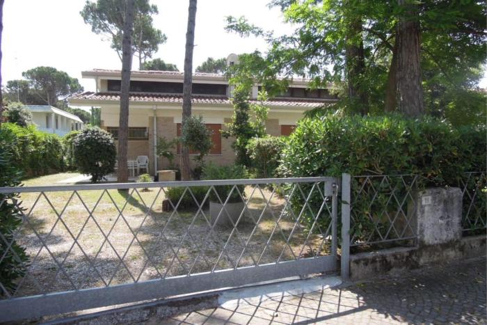 Cozy villa 250 metres from the beach