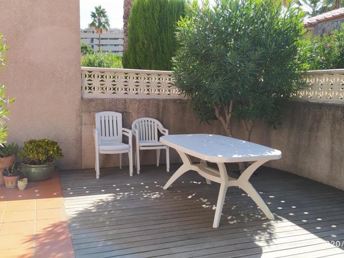 Pavillon Climatisé 4 Pièces Avec Piscine & Tennis, Proche Plage et Port à Saint-Cyprien - FR-1-776-10