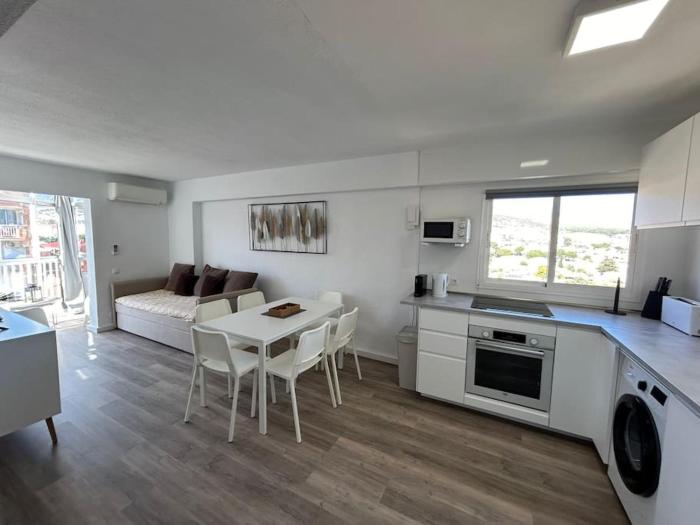 Ático cvistas, recep 24h, piscinas y parking