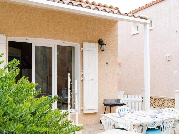 Villa cosy avec terrasse et 2 chambres - 5 pers. max à Saint Pierre La Mer, proche plage - FR-1-409-7