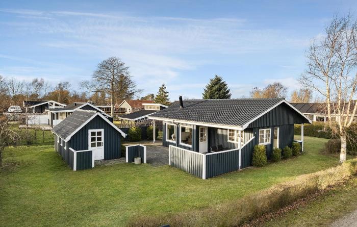 Stunning Home In Hadsund With Wifi