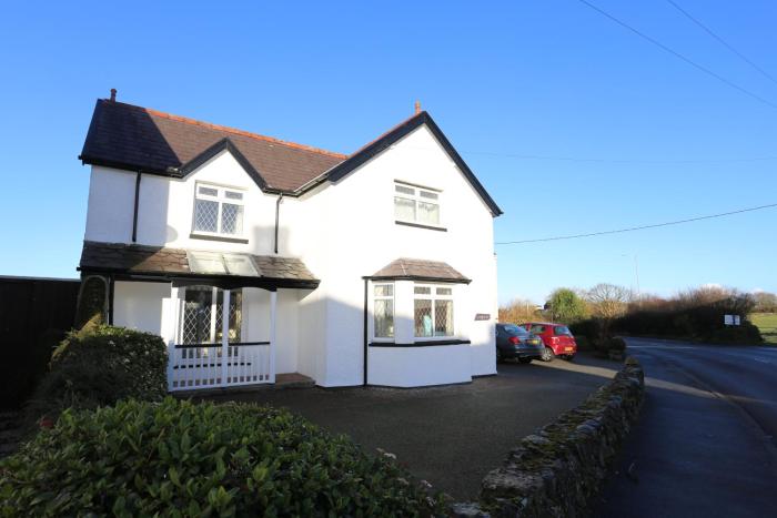 Lovely family holiday home near Benllech Beach