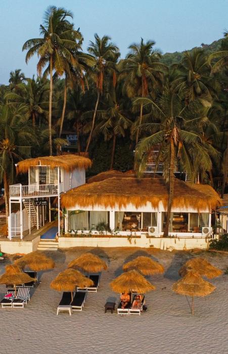 Aqua Beach Rooms, only accommodation on Ashwem Beach