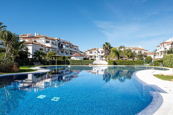 Apartamento familiar muy soleado cerca de la playa y parking incluido