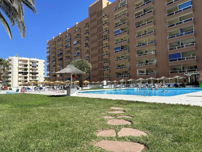 Estudio PYR privado con vistas al mar