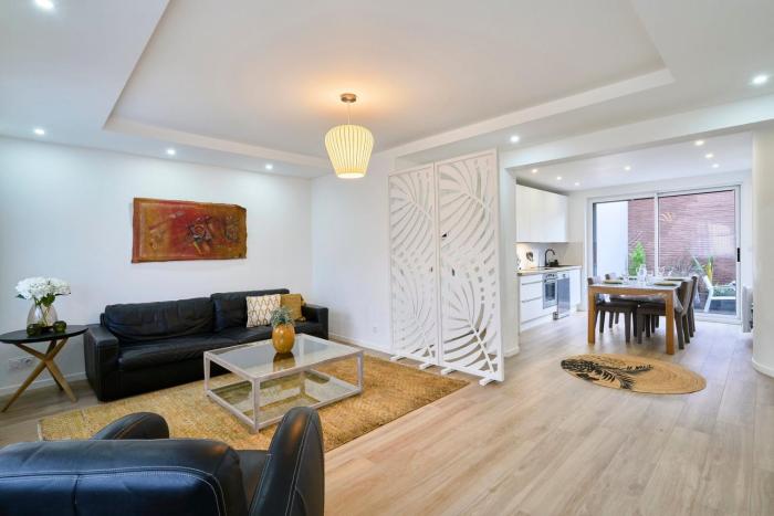 2 bedroom apartment w courtyard at Croisé Laroche