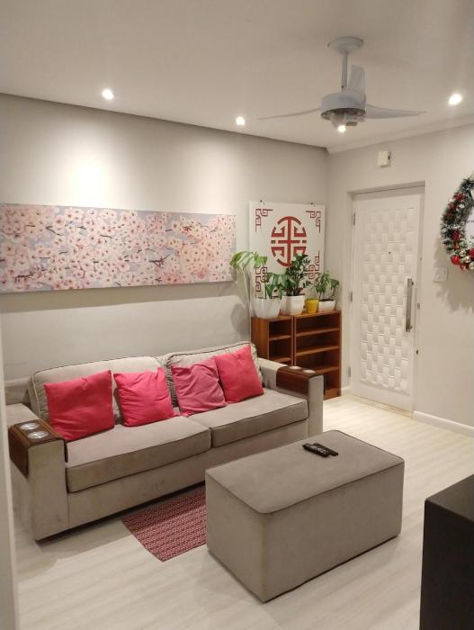 Apt Guarujá lado praia 2 Dorm FAN 2 WI-FI , Netflix, mobiliado, Ar, 1vaga, até 6 pessoas