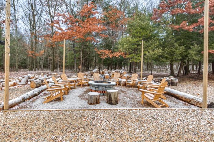 Houtzdale Home w Shuffleboard & Pickleball!