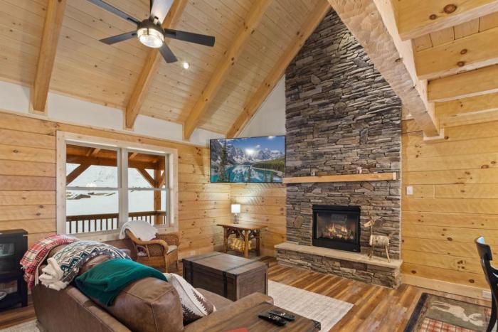 Cozy Rustic Cabin