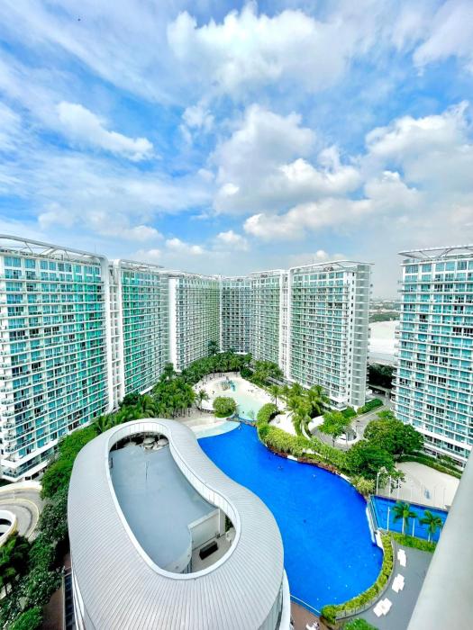 Azure Urban Resort Residences, Condo, Manila Airport, Wave-Pool, Tropical Vibe