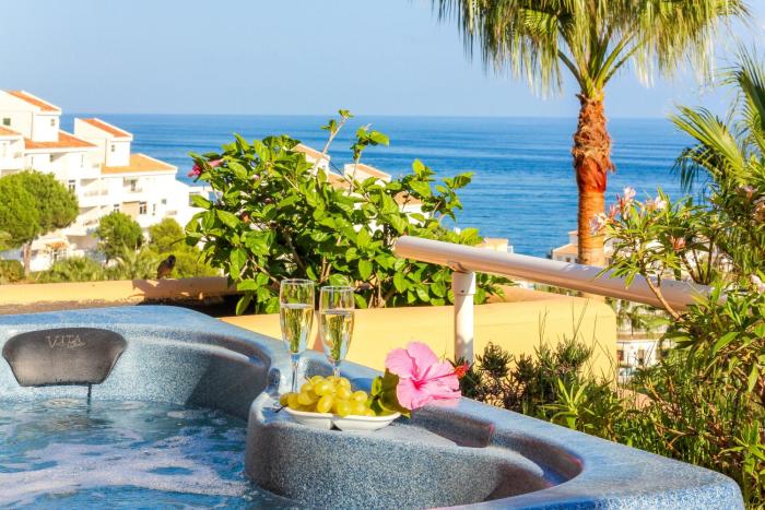 Malibu Mansions with private hot tub