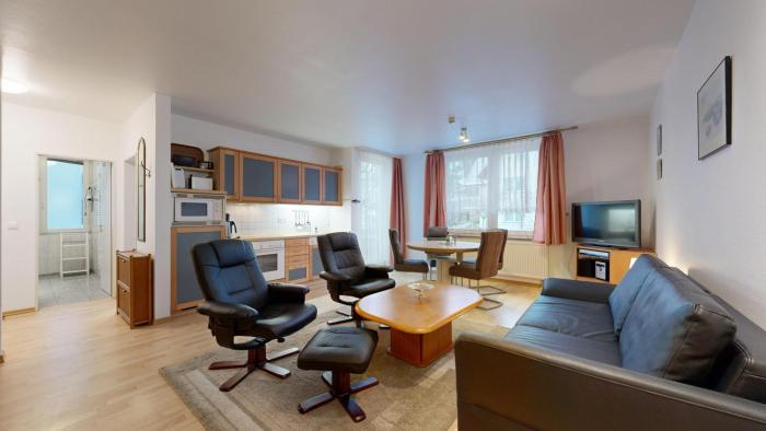 strandnahe FeWo mit Schwimmbad im Haus, a cappella 63, Binz