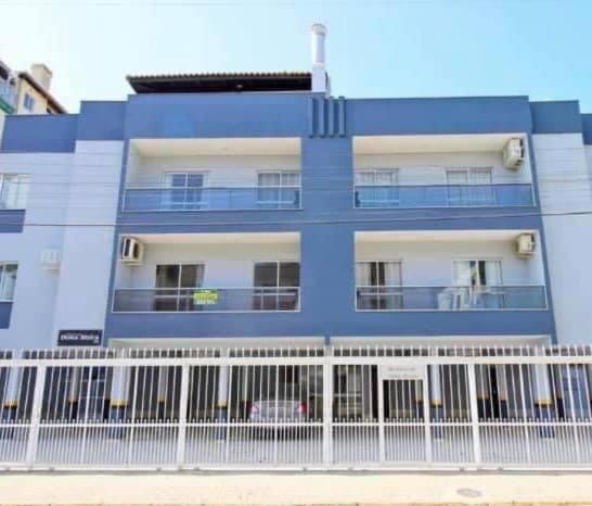 Apartamento em Bombinhas - 1 QUADRA DA PRAIA, CENTRO.