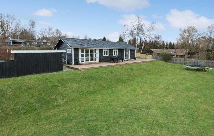 Gorgeous Home In Melby With Wifi