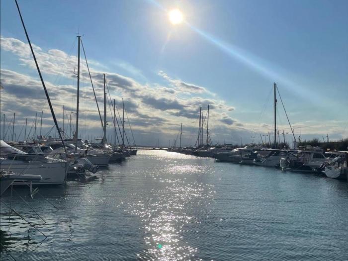 ROCMAR. Apartamento acogedor junto al mar en Roses —Ideal 4 personas. - ES-258-59